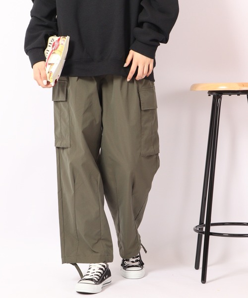 ROOT THREE(ルートスリー)の「ROOT THREE 裾紐付き ポリはっ水 ストレッチ ワイド バルーン カーゴパンツ(カーゴパンツ・メンズ・ブラック/カーキ/ダークベージュ・LL/L/M)」の21枚目の写真