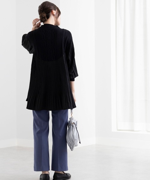 BELLUNA PLUS（ベルーナ）の「ニットプリーツ切替フレアーチュニック（チュニック・レディース・ブラック/ベージュ/ブラック×グレー/ブラウン・MEDIUM/X-LARGE/LARGE）」の8枚目の写真