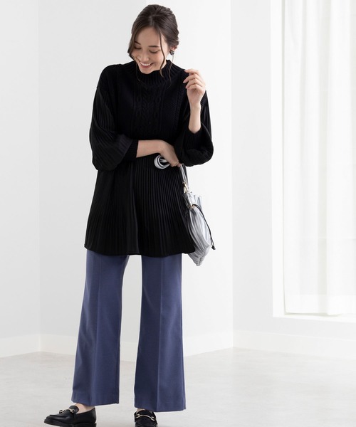 BELLUNA PLUS（ベルーナ）の「ニットプリーツ切替フレアーチュニック（チュニック・レディース・ブラック/ベージュ/ブラック×グレー/ブラウン・MEDIUM/X-LARGE/LARGE）」の6枚目の写真