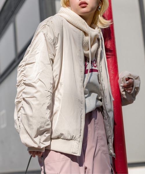 SpRay（スプレイ）の「中綿　ＢＩＧ　ＭＡ１（MA-1・レディース・アイボリー/カーキ/ブラック・FREE）」の2枚目の写真