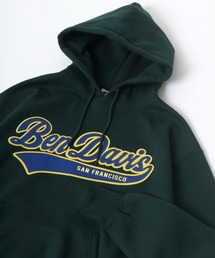 BEN DAVIS（ベンデイビス）の「BEN DAVIS/ベンデイビス ヘビーウエイト スタジアムロゴワッペン刺繍 裏起毛 ビッグシルエット プルオーバーパーカー（パーカー・メンズ）」