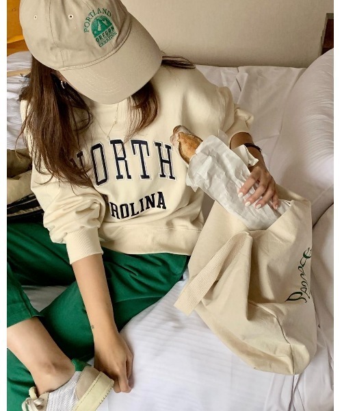 MINS MINIS（ミンスミニス）の「ノースカロリナ刺繍ロゴスウェット（スウェット・レディース・グリーン/アイボリー/ワイン・FREE）」の18枚目の写真