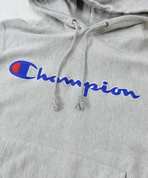 Champion（チャンピオン）の「【ヴィンテージ古着】Y2K Champion / チャンピオン リバースウィーブ ロゴ プルオーバーパーカー（パーカー・メンズ・グレー・SMALL）」の3枚目の写真