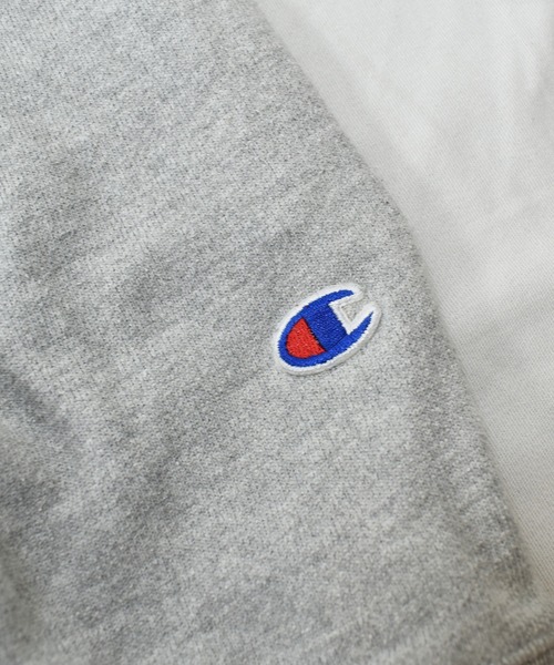 Champion（チャンピオン）の「【ヴィンテージ古着】Y2K Champion / チャンピオン リバースウィーブ ロゴ プルオーバーパーカー（パーカー・メンズ・グレー・SMALL）」の5枚目の写真
