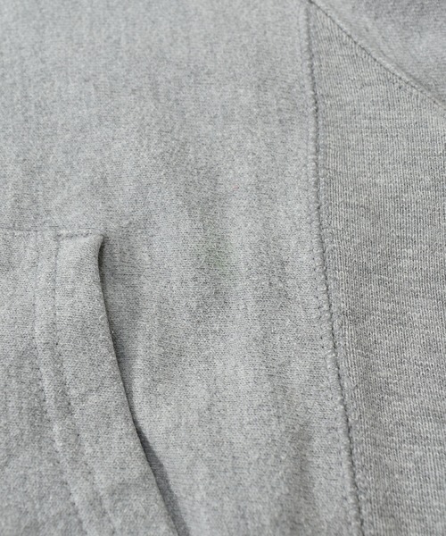 Champion（チャンピオン）の「【ヴィンテージ古着】Y2K Champion / チャンピオン リバースウィーブ ロゴ プルオーバーパーカー（パーカー・メンズ・グレー・SMALL）」の8枚目の写真