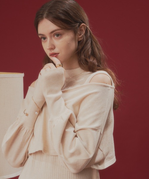 VANNIE U（ヴァニーユー）の「リブショルダーニットワンピース（ワンピース・レディース・ベージュ/アイボリー・FREE）」の20枚目の写真