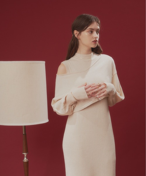 VANNIE U（ヴァニーユー）の「リブショルダーニットワンピース（ワンピース・レディース・ベージュ/アイボリー・FREE）」の21枚目の写真