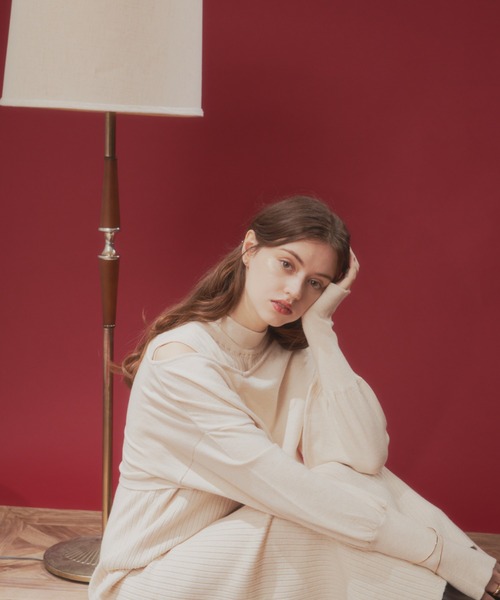 VANNIE U（ヴァニーユー）の「リブショルダーニットワンピース（ワンピース・レディース・ベージュ/アイボリー・FREE）」の22枚目の写真