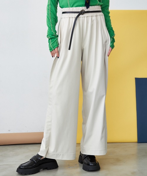 casane（カサネ）の「レザーライクワイドパンツ（その他パンツ・レディース・ブラック/ベージュ・1/2）」の2枚目の写真