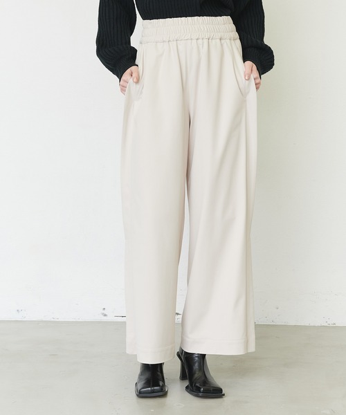 casane（カサネ）の「レザーライクワイドパンツ（その他パンツ・レディース・ブラック/ベージュ・1/2）」の9枚目の写真