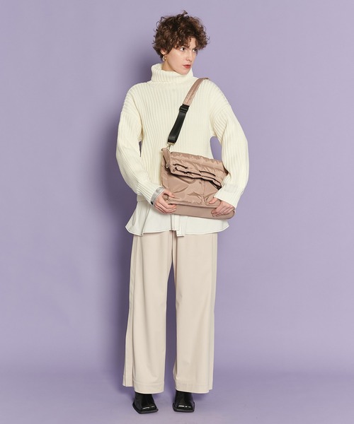 casane（カサネ）の「レザーライクワイドパンツ（その他パンツ・レディース・ブラック/ベージュ・1/2）」の7枚目の写真