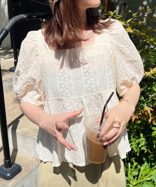 CLEA(クレア)の「コットン刺繍 スクエアネック ペプラムブラウス(シャツ/ブラウス・レディース・アイボリー/ホワイト・FREE)」の13枚目の写真