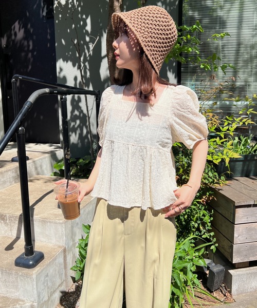 CLEA(クレア)の「コットン刺繍 スクエアネック ペプラムブラウス(シャツ/ブラウス・レディース・アイボリー/ホワイト・FREE)」の21枚目の写真