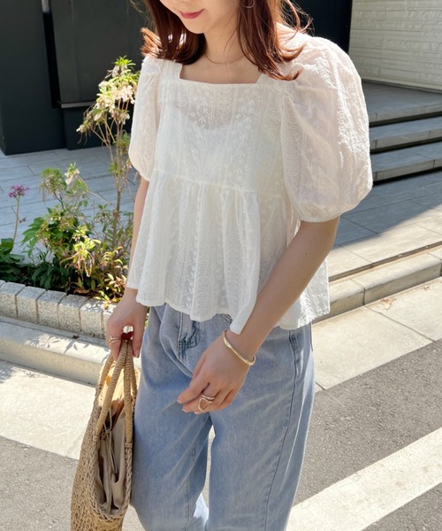 CLEA(クレア)の「コットン刺繍 スクエアネック ペプラムブラウス(シャツ/ブラウス・レディース・アイボリー/ホワイト・FREE)」の9枚目の写真