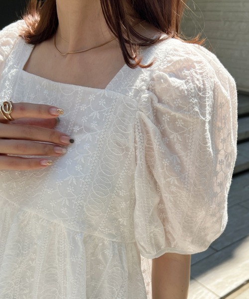 CLEA(クレア)の「コットン刺繍 スクエアネック ペプラムブラウス(シャツ/ブラウス・レディース・アイボリー/ホワイト・FREE)」の12枚目の写真