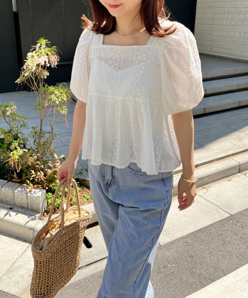 CLEA(クレア)の「コットン刺繍 スクエアネック ペプラムブラウス(シャツ/ブラウス・レディース・アイボリー/ホワイト・FREE)」の8枚目の写真