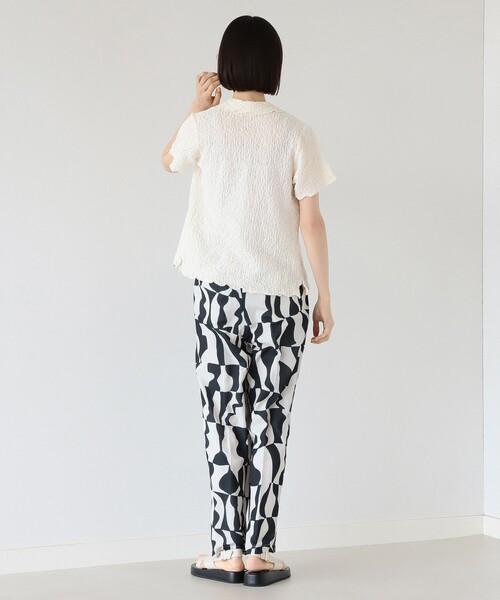 Ray BEAMS（レイビームス）の「Ray BEAMS / シャーリング オープンカラー シャツ（シャツ/ブラウス・レディース・ブラック/オフホワイト/ケリー・ONE SIZE）」の17枚目の写真