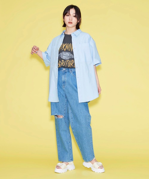 FOREVER 21(フォーエバー トゥエンティーワン)の「【STREET】ダブルポケットBIGシャツ(シャツ/ブラウス・レディース・レッド/ホワイト/ブルー・FREE)」の5枚目の写真