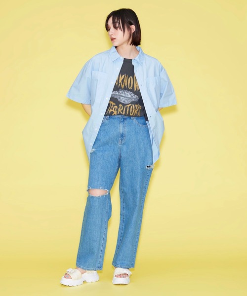 FOREVER 21(フォーエバー トゥエンティーワン)の「【STREET】ダブルポケットBIGシャツ(シャツ/ブラウス・レディース・レッド/ホワイト/ブルー・FREE)」の6枚目の写真