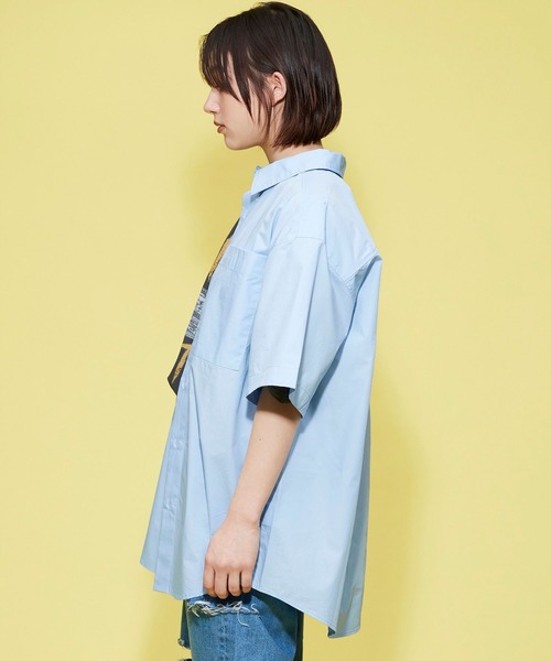 FOREVER 21(フォーエバー トゥエンティーワン)の「【STREET】ダブルポケットBIGシャツ(シャツ/ブラウス・レディース・レッド/ホワイト/ブルー・FREE)」の8枚目の写真