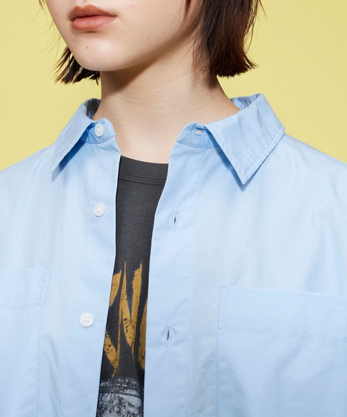 FOREVER 21(フォーエバー トゥエンティーワン)の「【STREET】ダブルポケットBIGシャツ(シャツ/ブラウス・レディース・レッド/ホワイト/ブルー・FREE)」の10枚目の写真