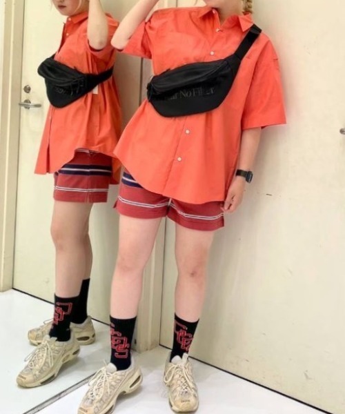 FOREVER 21(フォーエバー トゥエンティーワン)の「【STREET】ダブルポケットBIGシャツ(シャツ/ブラウス・レディース・レッド/ホワイト/ブルー・FREE)」の17枚目の写真