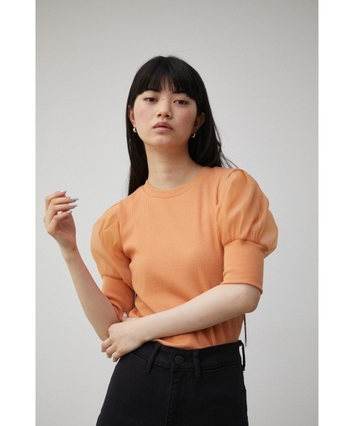 AZUL by moussy（アズールバイマウジー）の「SHEER SLEEVE PUFF TOPS/シアースリーブパフトップス（Tシャツ/カットソー・レディース・アイボリー/ブラック/オレンジ・SMALL/MEDIUM）」の7枚目の写真