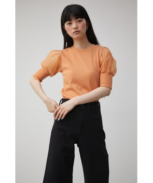 AZUL by moussy（アズールバイマウジー）の「SHEER SLEEVE PUFF TOPS/シアースリーブパフトップス（Tシャツ/カットソー・レディース・アイボリー/ブラック/オレンジ・SMALL/MEDIUM）」の8枚目の写真