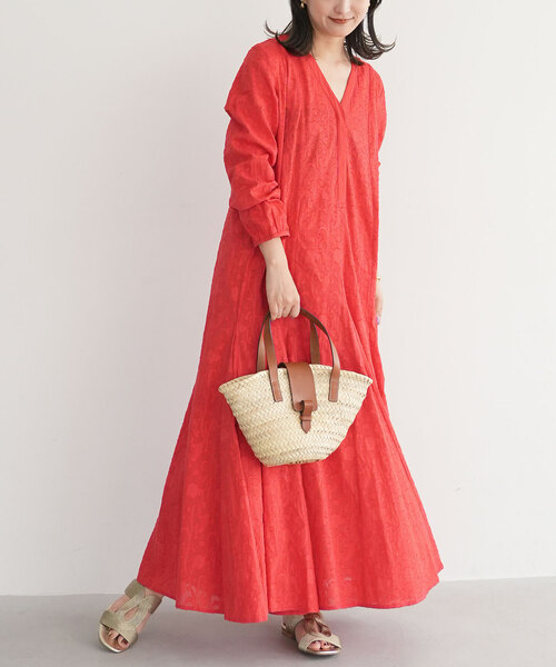 SLOBE IENA（スローブイエナ）の「カットジャガードVネック切り替えワンピース（ワンピース・レディース・ホワイト/レッド/ブラック・FREE）」の3枚目の写真