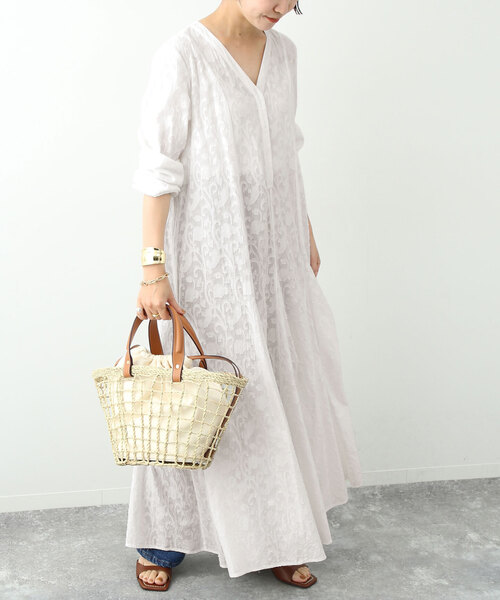 SLOBE IENA（スローブイエナ）の「カットジャガードVネック切り替えワンピース（ワンピース・レディース・ホワイト/レッド/ブラック・FREE）」の22枚目の写真