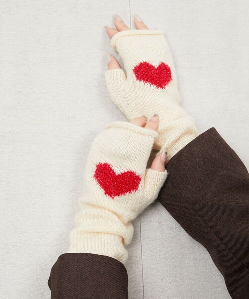 FREAK'S STORE（フリークスストア）の「限定展開　ハートロゴ ラメニット アームウォーマー（アームカバー・レディース・ブラック/イエロー/レッド・ONE SIZE）」の4枚目の写真