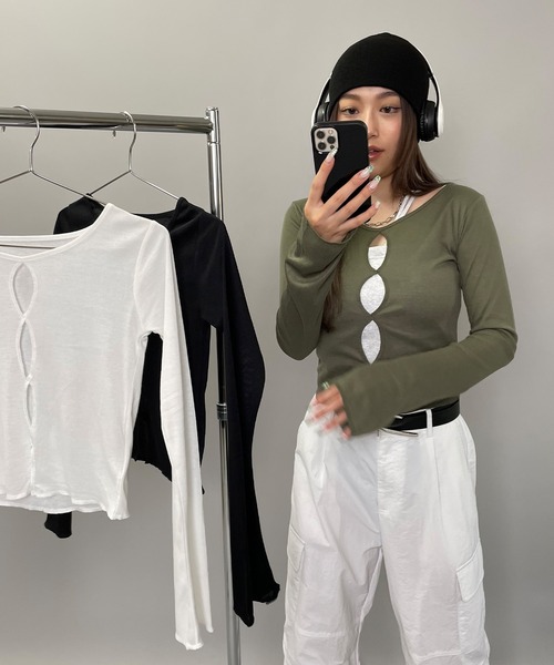 SPINNS（スピンズ）の「フロントホールあきデザイン 長袖テレコシアー