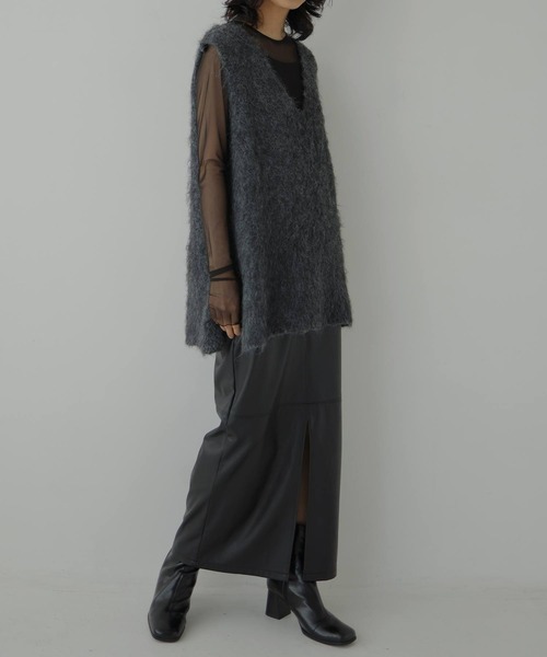 hellam（へラム）の「ウールシャギーVネックベスト（ベスト・レディース・オフホワイト/杢グレー/チャコールグレー・FREE）」の5枚目の写真