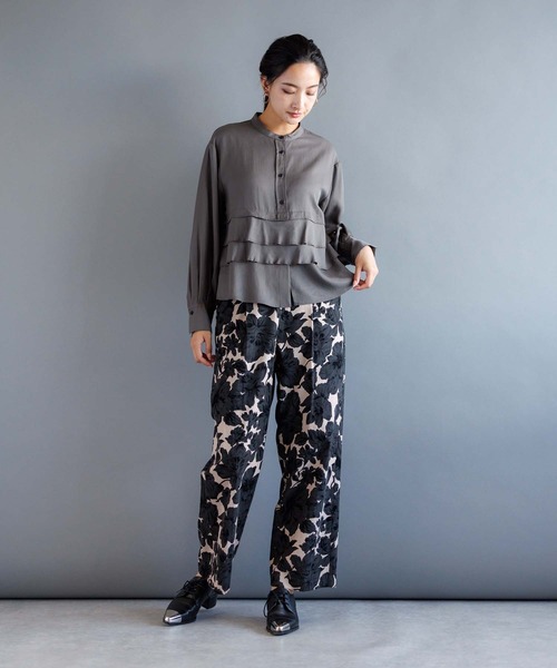 choco♡新品　[RAW FUDGE]ティアード切替えブラウス RAW FUDGE（ローファッジ）の「ティアード切替スタンドカラーブラウス