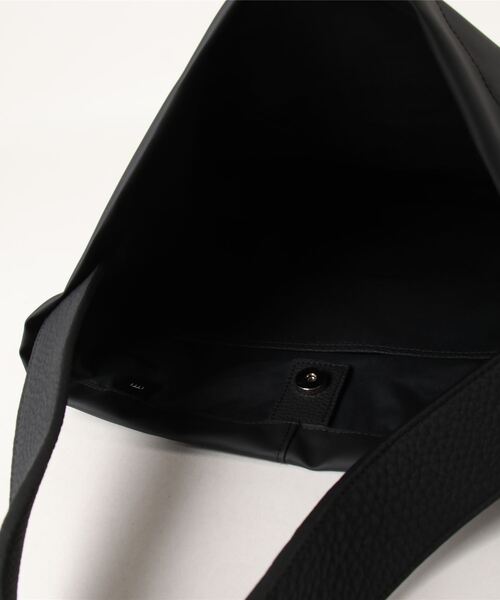 イッチ ITTI レザー シボ革 バケットトートバッグ　黒 ITTI (イッチ) | ALL ITEMS (全てのアイテム・商品一覧