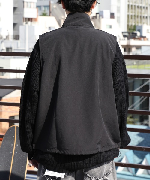 ８(eight)（エイト）の「スタンドカラーベスト（ベスト・メンズ・オリーブ/ホワイト/ブラック・MEDIUM/LARGE）」の7枚目の写真