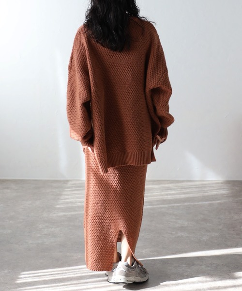 amini(アミニ)の「【セットアップ対応商品】サイドスリット鹿の子トップス(ニット/セーター・レディース・グレー/テラコッタ/ブラック/ベージュ・MEDIUM)」の15枚目の写真