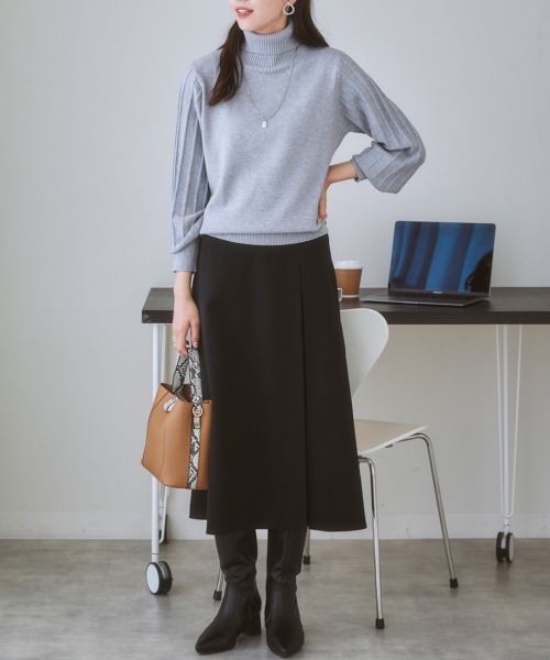 7days Life Styling（セブンデイズライフスタイリング）の「【パチパチしにくい】プリーツ風柄ボリューム袖ニット（しっとりなめらかムースタッチ）（ニット/セーター・レディース・グレイッシュベージュ/サックスブルー系/ネイビー/オフホワイト/杢グレー・M/LL/S/L）」の17枚目の写真