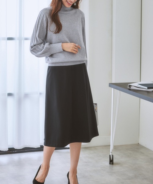 7days Life Styling（セブンデイズライフスタイリング）の「【パチパチしにくい】プリーツ風柄ボリューム袖ニット（しっとりなめらかムースタッチ）（ニット/セーター・レディース・グレイッシュベージュ/サックスブルー系/ネイビー/オフホワイト/杢グレー・M/LL/S/L）」の19枚目の写真