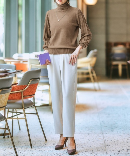 7days Life Styling（セブンデイズライフスタイリング）の「【パチパチしにくい】プリーツ風柄ボリューム袖ニット（しっとりなめらかムースタッチ）（ニット/セーター・レディース・グレイッシュベージュ/サックスブルー系/ネイビー/オフホワイト/杢グレー・M/LL/S/L）」の21枚目の写真