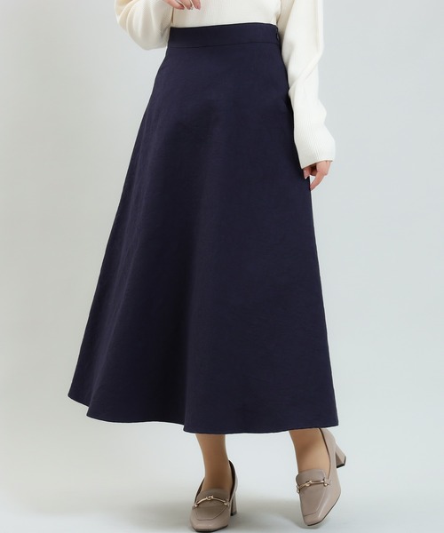 TRUDEA（トルディア）の「ジャガードロングフレアスカート（スカート・レディース・ネイビー/グレイッシュベージュ/アイボリー・LARGE/MEDIUM）」の3枚目の写真