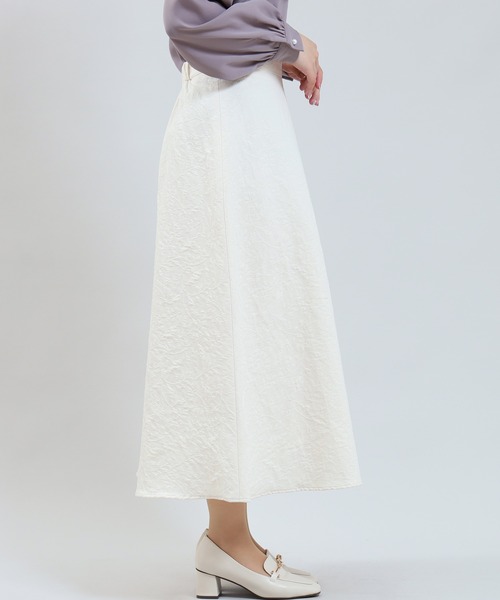 TRUDEA（トルディア）の「ジャガードロングフレアスカート（スカート・レディース・ネイビー/グレイッシュベージュ/アイボリー・LARGE/MEDIUM）」の16枚目の写真