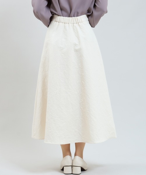 TRUDEA（トルディア）の「ジャガードロングフレアスカート（スカート・レディース・ネイビー/グレイッシュベージュ/アイボリー・LARGE/MEDIUM）」の17枚目の写真