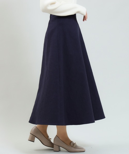 TRUDEA（トルディア）の「ジャガードロングフレアスカート（スカート・レディース・ネイビー/グレイッシュベージュ/アイボリー・LARGE/MEDIUM）」の7枚目の写真
