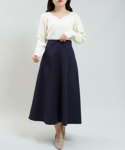 TRUDEA（トルディア）の「ジャガードロングフレアスカート（スカート・レディース・ネイビー/グレイッシュベージュ/アイボリー・LARGE/MEDIUM）」の8枚目の写真