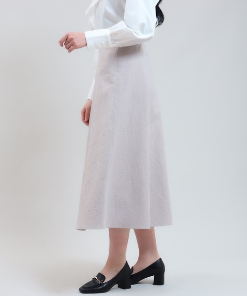 TRUDEA（トルディア）の「ジャガードロングフレアスカート（スカート・レディース・ネイビー/グレイッシュベージュ/アイボリー・LARGE/MEDIUM）」の11枚目の写真