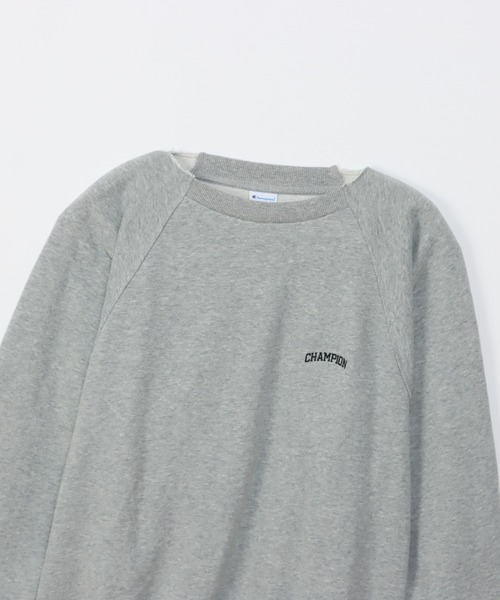 Champion(チャンピオン)の「【Champion/チャンピオン】レディース クルーネックスウェットシャツ(スウェット・レディース・ダークグリーン/ヘザーグレー/ベージュ/チャコール・MEDIUM/LARGE)」の17枚目の写真