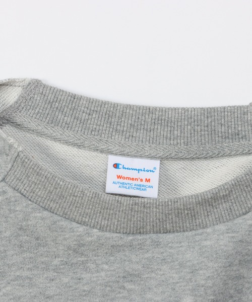 Champion(チャンピオン)の「【Champion/チャンピオン】レディース クルーネックスウェットシャツ(スウェット・レディース・ダークグリーン/ヘザーグレー/ベージュ/チャコール・MEDIUM/LARGE)」の18枚目の写真