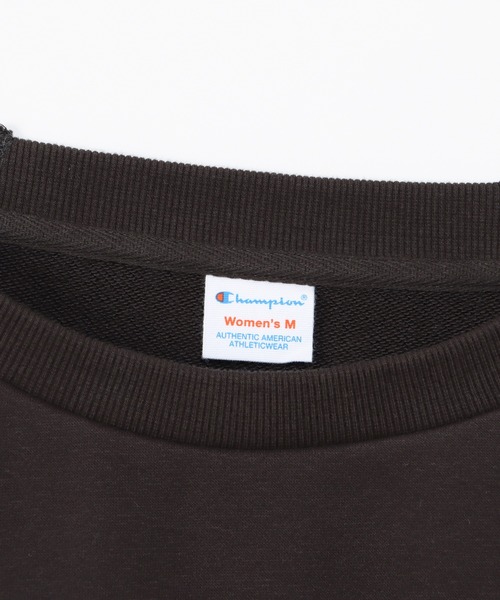 Champion(チャンピオン)の「【Champion/チャンピオン】レディース クルーネックスウェットシャツ(スウェット・レディース・ダークグリーン/ヘザーグレー/ベージュ/チャコール・MEDIUM/LARGE)」の21枚目の写真
