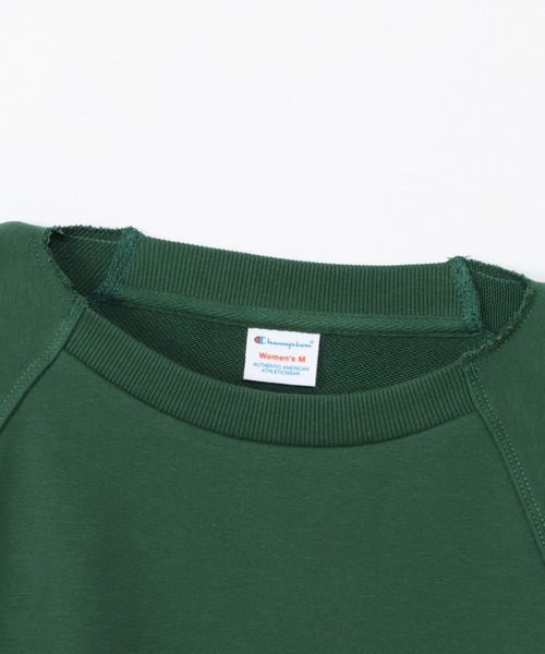 Champion(チャンピオン)の「【Champion/チャンピオン】レディース クルーネックスウェットシャツ(スウェット・レディース・ダークグリーン/ヘザーグレー/ベージュ/チャコール・MEDIUM/LARGE)」の15枚目の写真